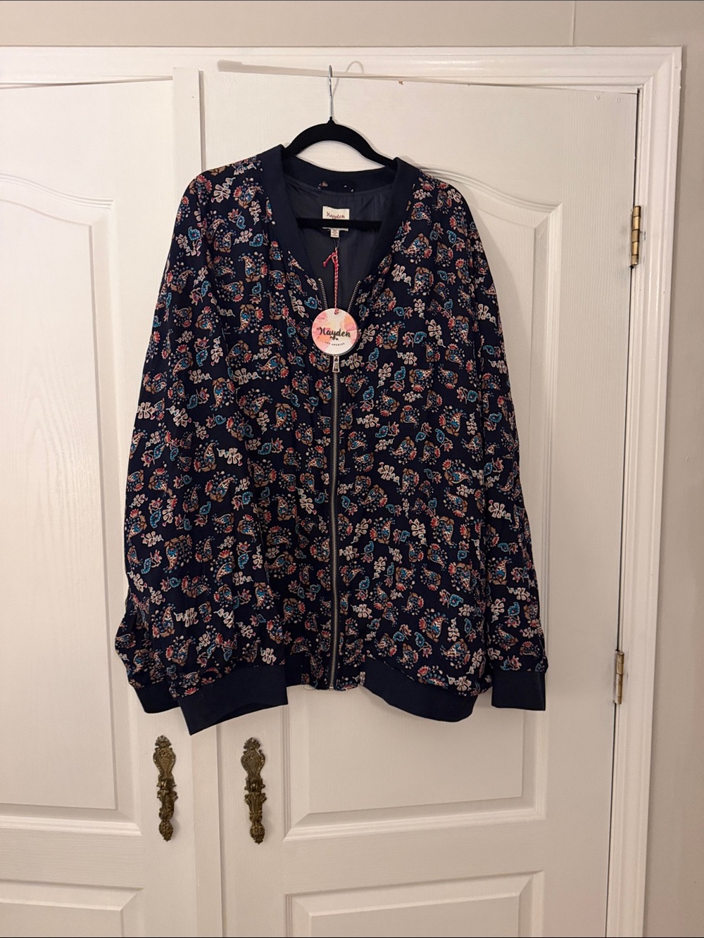 Gorgeous Hayden Navy Floral Zip Bomber Jacket with navy cuff/hem. NWT Size 2X